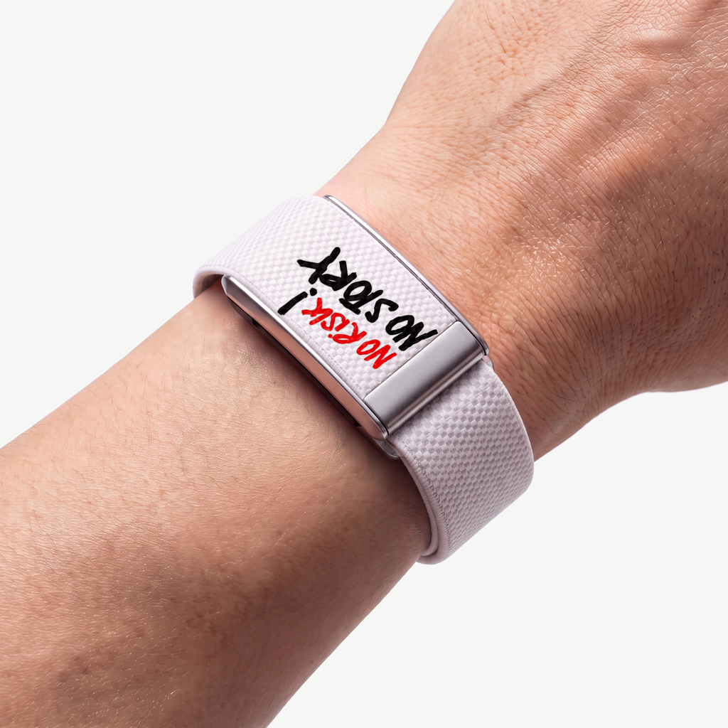 NoRisk Print Band White — worn on wrist