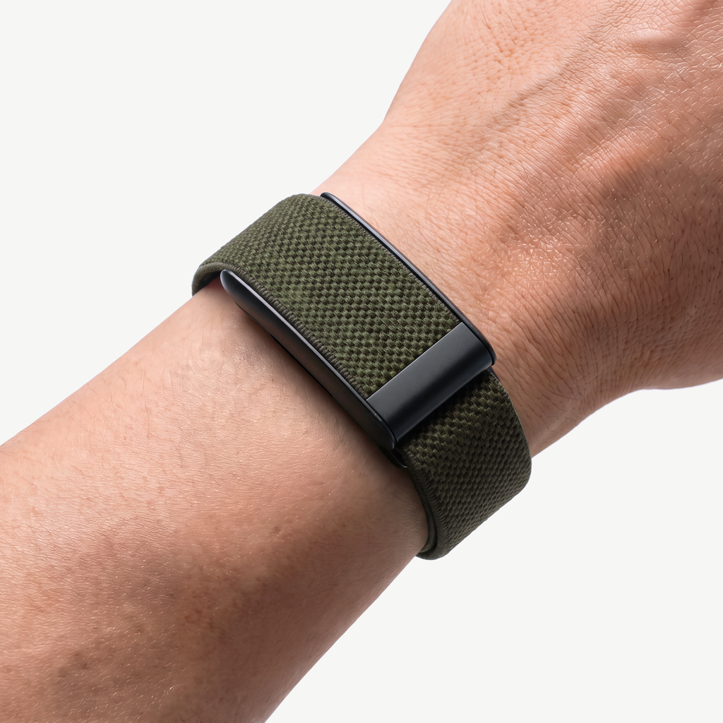 KnitLoop Band Moss — worn on wrist