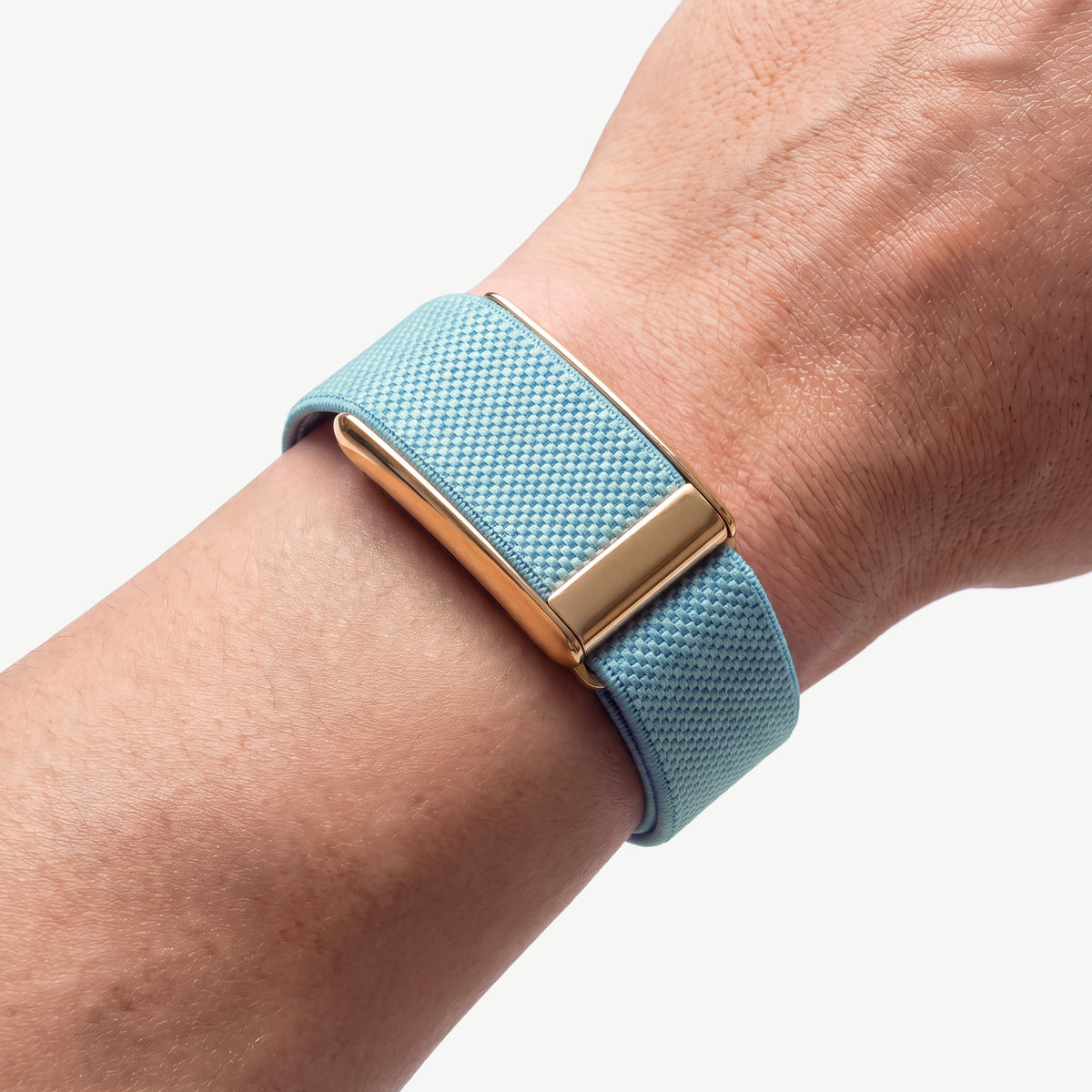 KnitLoop Band Seasalt — worn on wrist
