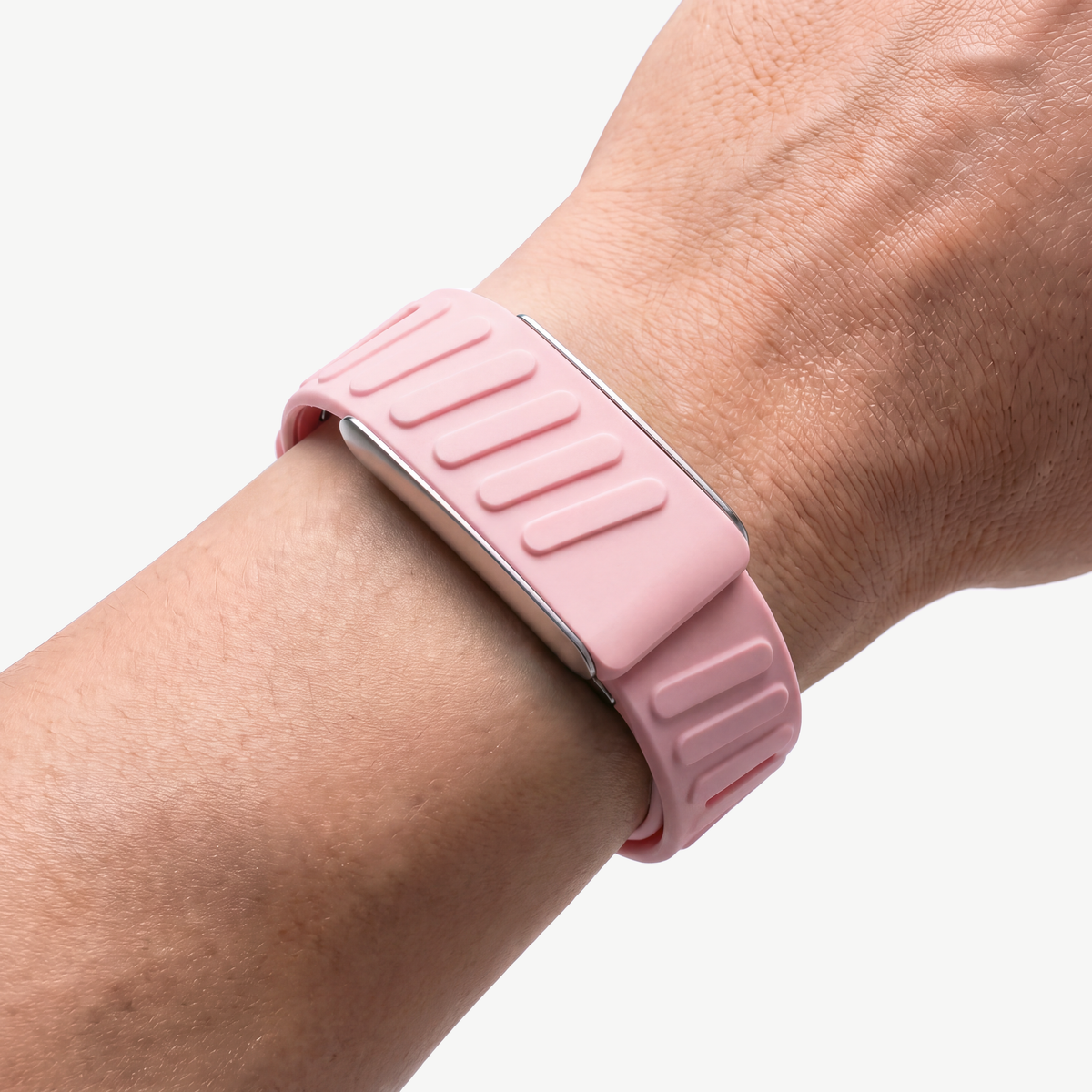 DuoRib Band Sakura Silver — worn on wrist