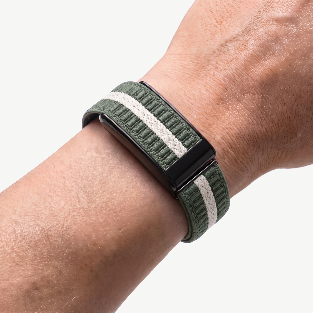 StripeLoop Band Field Noir — worn on wrist